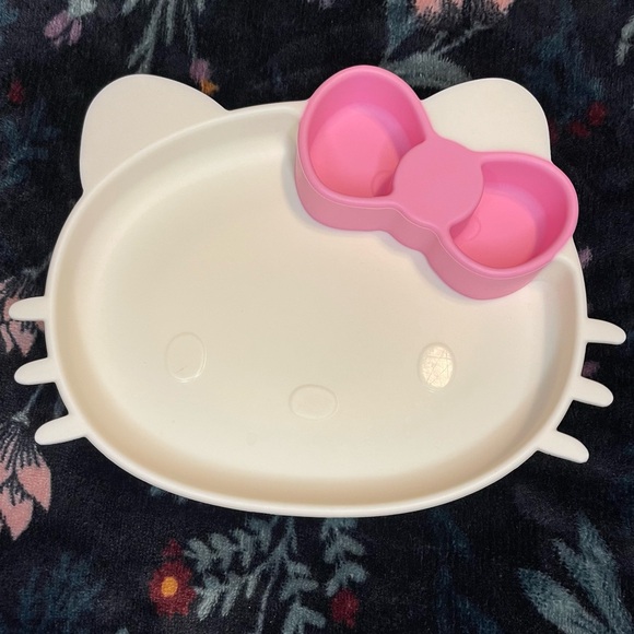 (SOLD)4 Baby Plates + 3-in-1 Training Cup - Picture 9 of 12